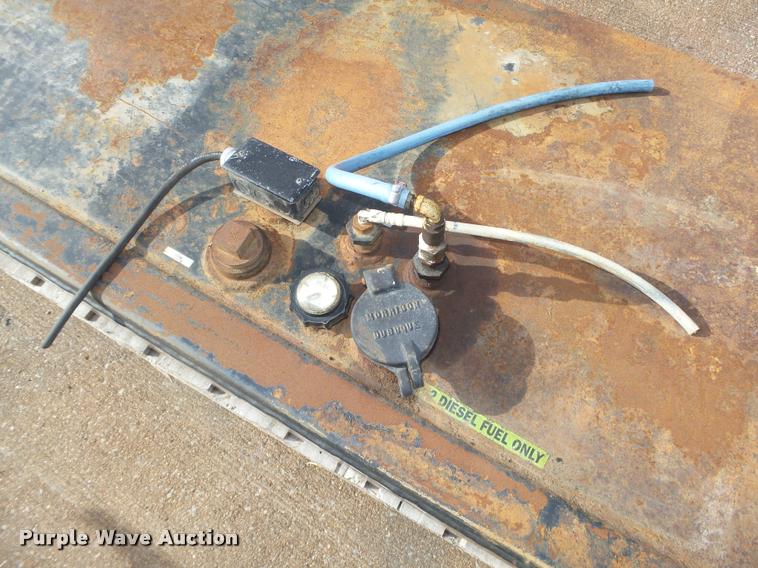 image for item L4160 1994 Pryco PYSB100 fuel tank