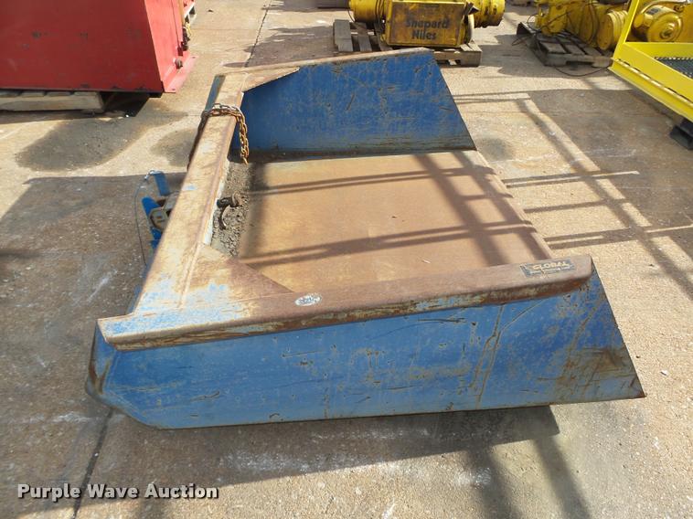 image for item L4162 2010 Vestl FL-4000 fork mounted bucket