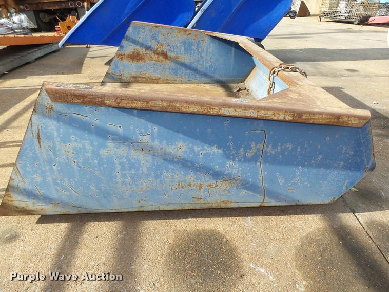 image for item L4162 2010 Vestl FL-4000 fork mounted bucket