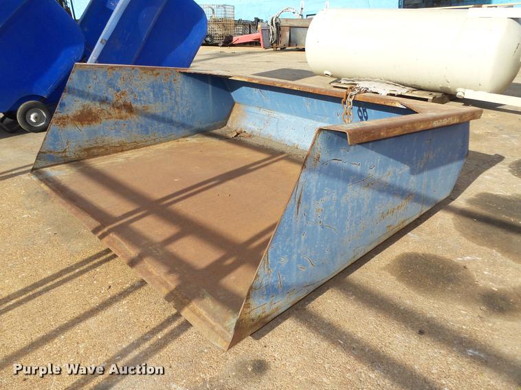 image for item L4162 2010 Vestl FL-4000 fork mounted bucket