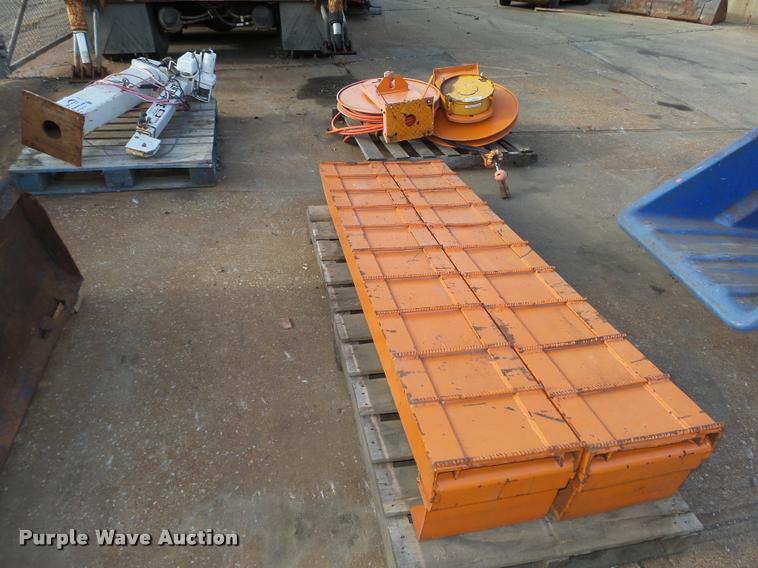 image for item L4164 Truck accessories