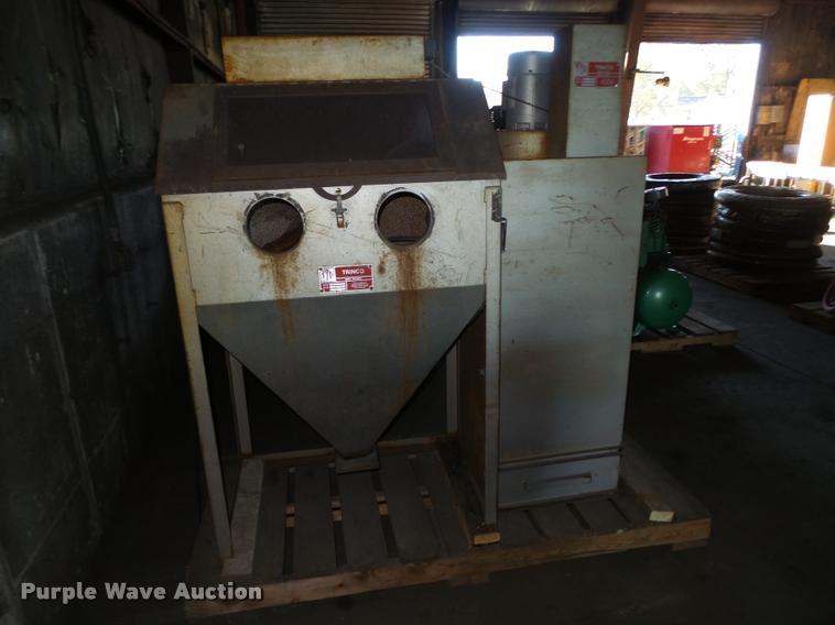 image for item L4169 Trinco 400PT dry blast sand blaster