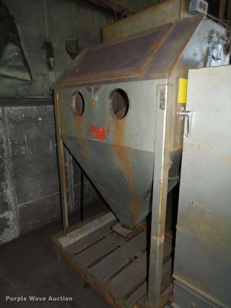 image for item L4169 Trinco 400PT dry blast sand blaster