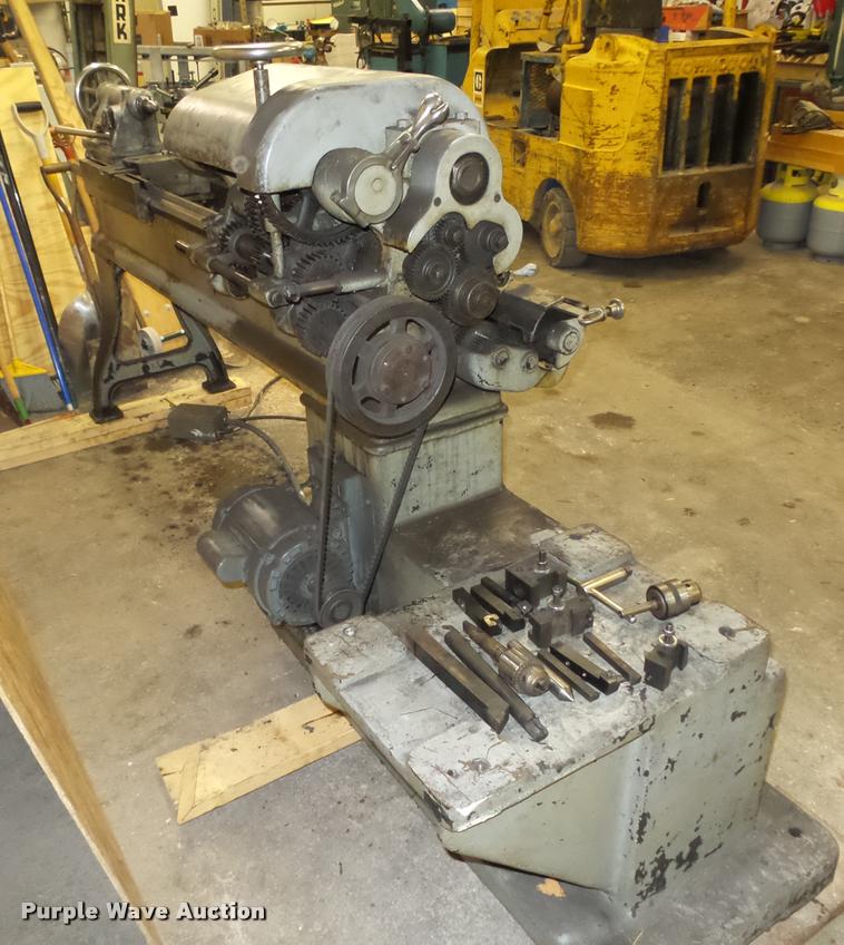 image for item L4181 Lodge & Shipley metal lathe