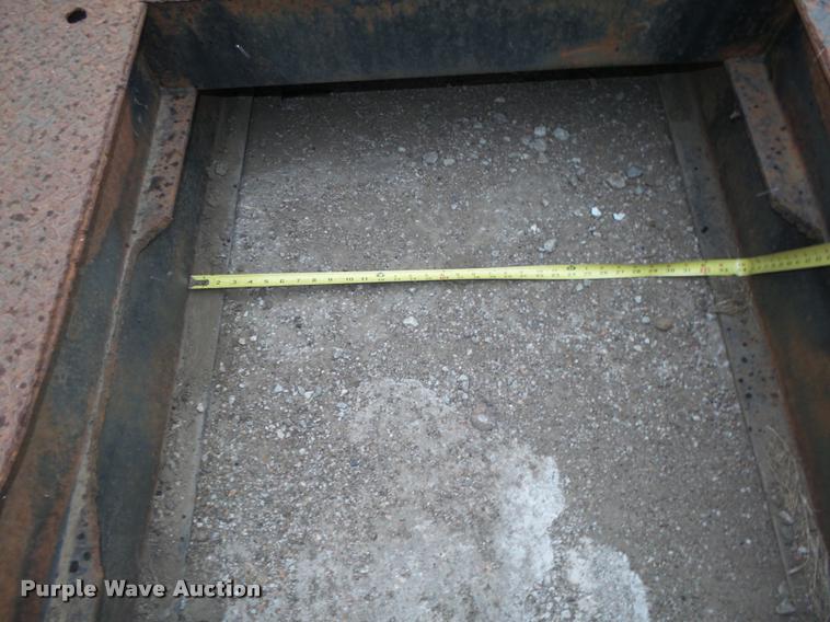 image for item L4182 Flatbed