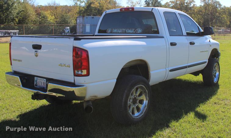 image for item L4872 2006 Dodge Ram 2500 Quad Cab pickup truck
