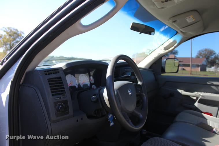 image for item L4872 2006 Dodge Ram 2500 Quad Cab pickup truck