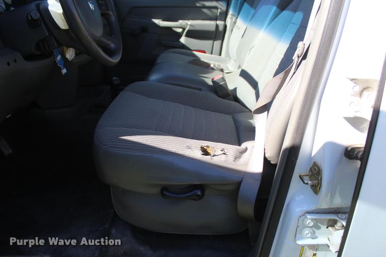 image for item L4872 2006 Dodge Ram 2500 Quad Cab pickup truck