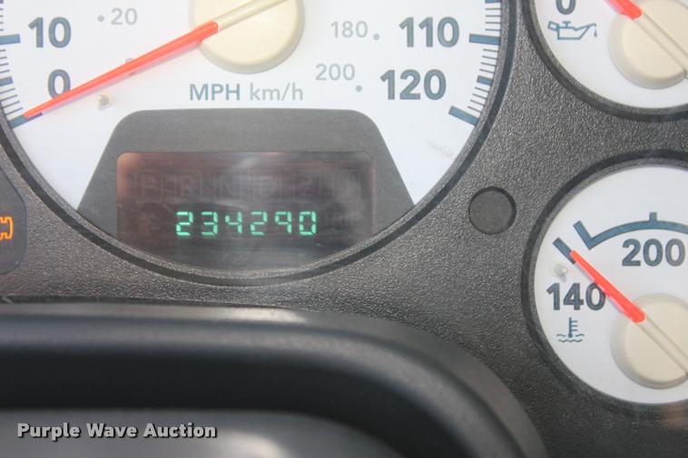 image for item L4872 2006 Dodge Ram 2500 Quad Cab pickup truck
