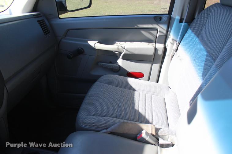 image for item L4872 2006 Dodge Ram 2500 Quad Cab pickup truck