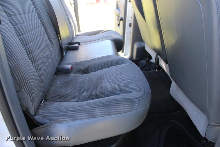 image for item L4872 2006 Dodge Ram 2500 Quad Cab pickup truck