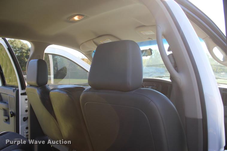 image for item L4872 2006 Dodge Ram 2500 Quad Cab pickup truck