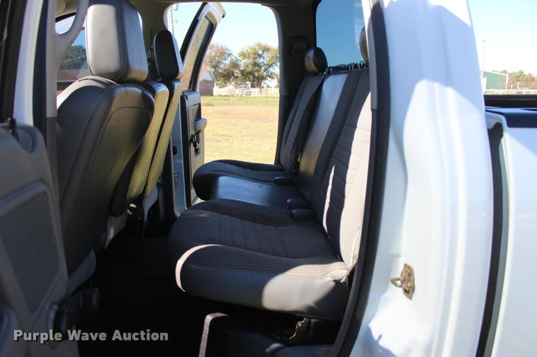 image for item L4872 2006 Dodge Ram 2500 Quad Cab pickup truck