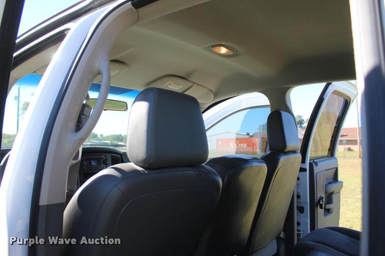 image for item L4872 2006 Dodge Ram 2500 Quad Cab pickup truck