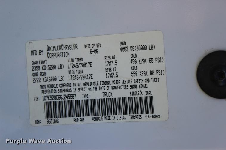 image for item L4872 2006 Dodge Ram 2500 Quad Cab pickup truck