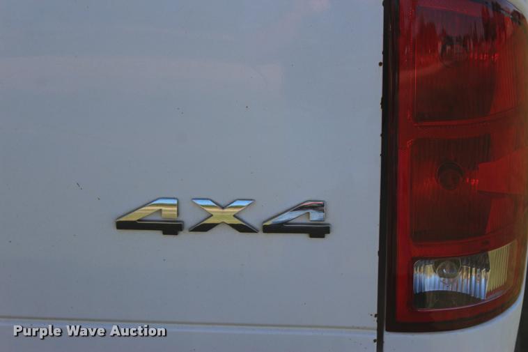 image for item L4872 2006 Dodge Ram 2500 Quad Cab pickup truck
