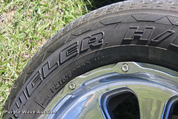 image for item L4872 2006 Dodge Ram 2500 Quad Cab pickup truck