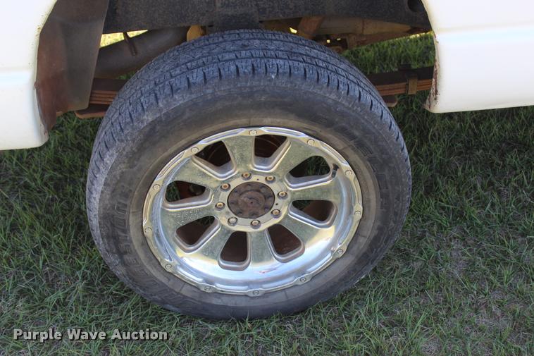 image for item L4872 2006 Dodge Ram 2500 Quad Cab pickup truck