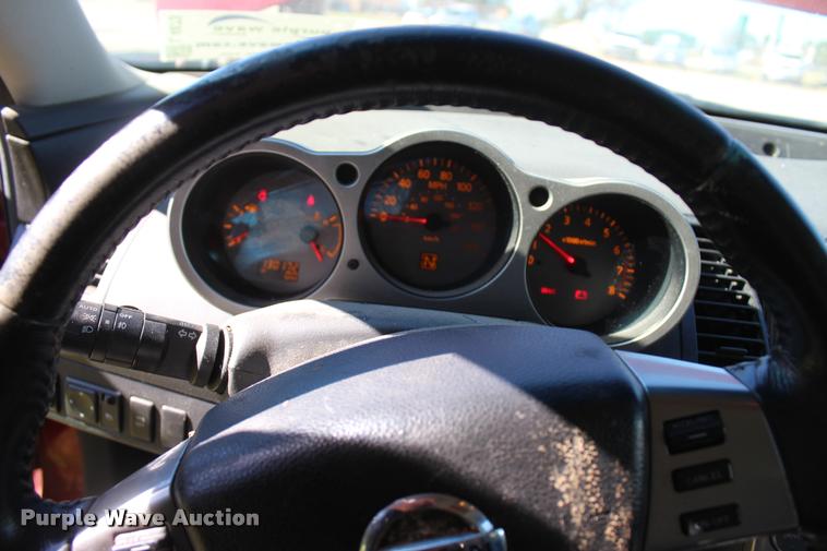 image for item L4872 2006 Dodge Ram 2500 Quad Cab pickup truck