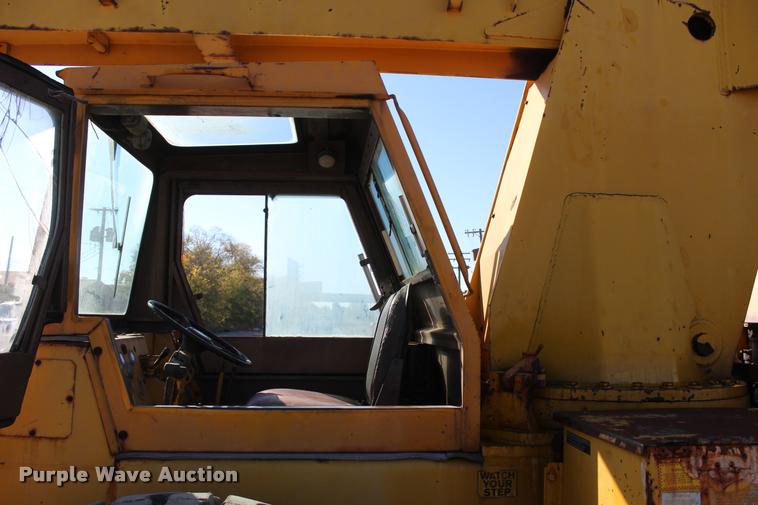 image for item L4901 Clark 714 crane