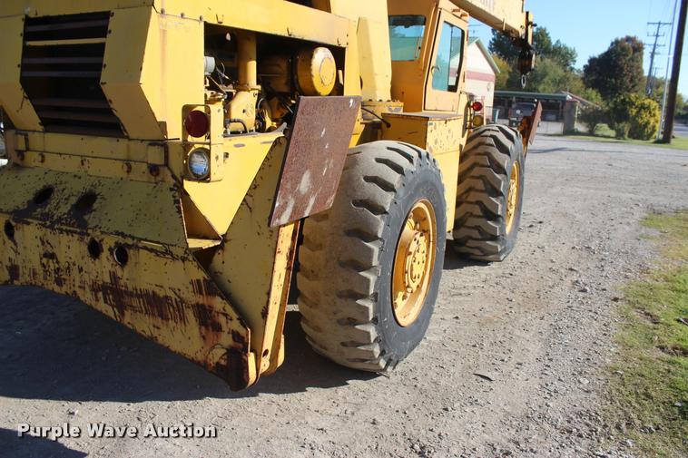 image for item L4901 Clark 714 crane