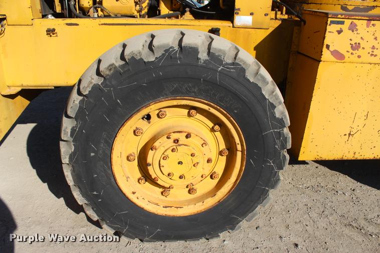 image for item L4901 Clark 714 crane