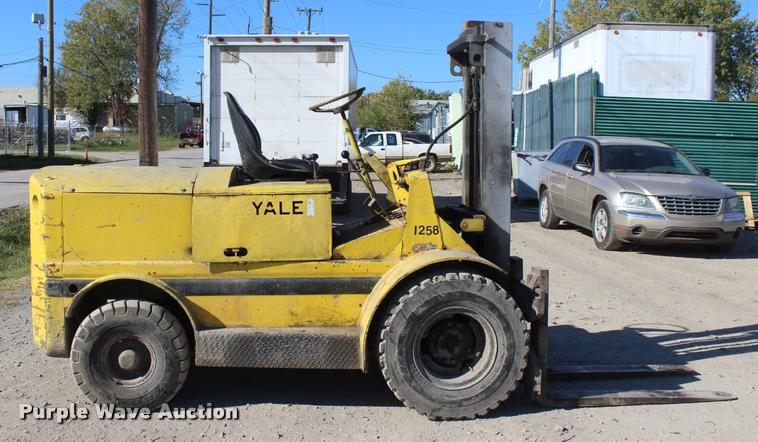 image for item L4902 Yale 1258 forklift