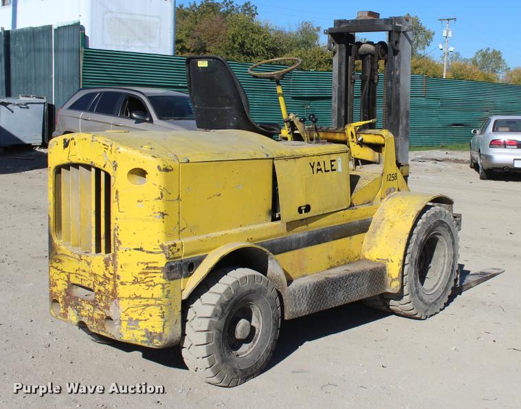 image for item L4902 Yale 1258 forklift