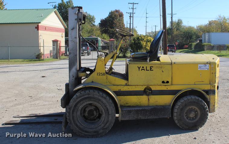 image for item L4902 Yale 1258 forklift