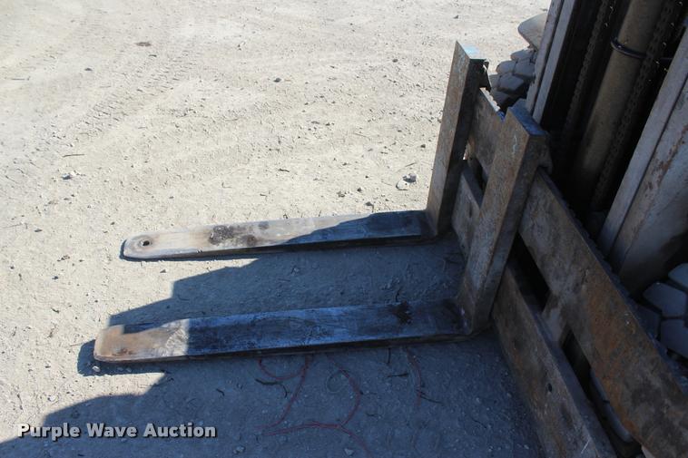 image for item L4902 Yale 1258 forklift