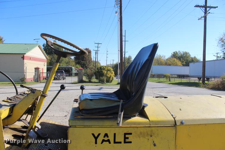 image for item L4902 Yale 1258 forklift
