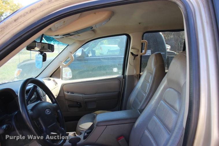 image for item L4908 2002 Ford Explorer XLT SUV