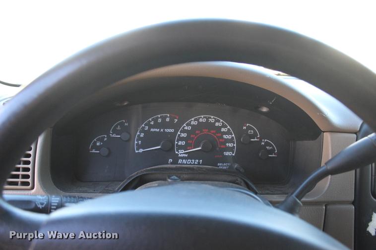 image for item L4908 2002 Ford Explorer XLT SUV