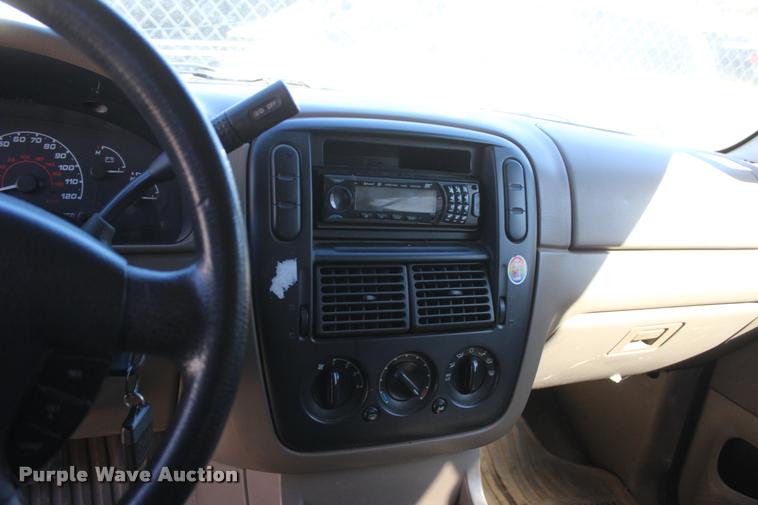 image for item L4908 2002 Ford Explorer XLT SUV