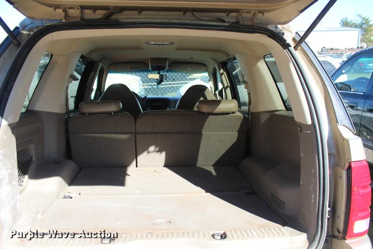 image for item L4908 2002 Ford Explorer XLT SUV