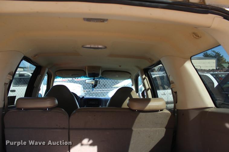 image for item L4908 2002 Ford Explorer XLT SUV