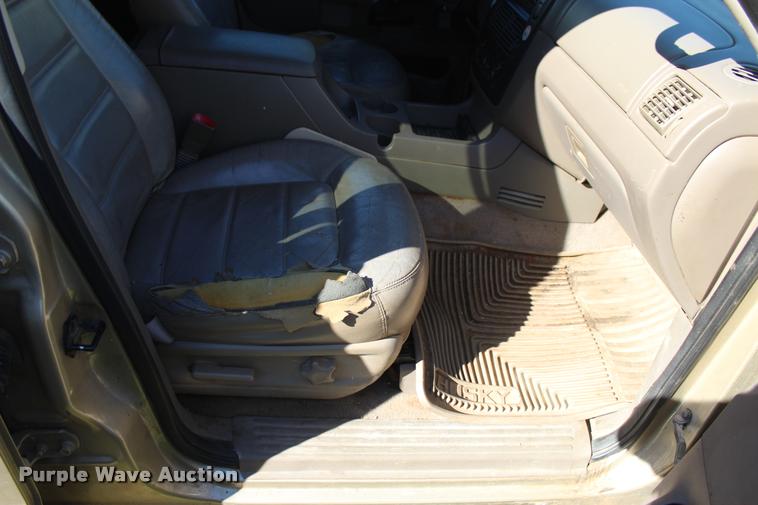 image for item L4908 2002 Ford Explorer XLT SUV