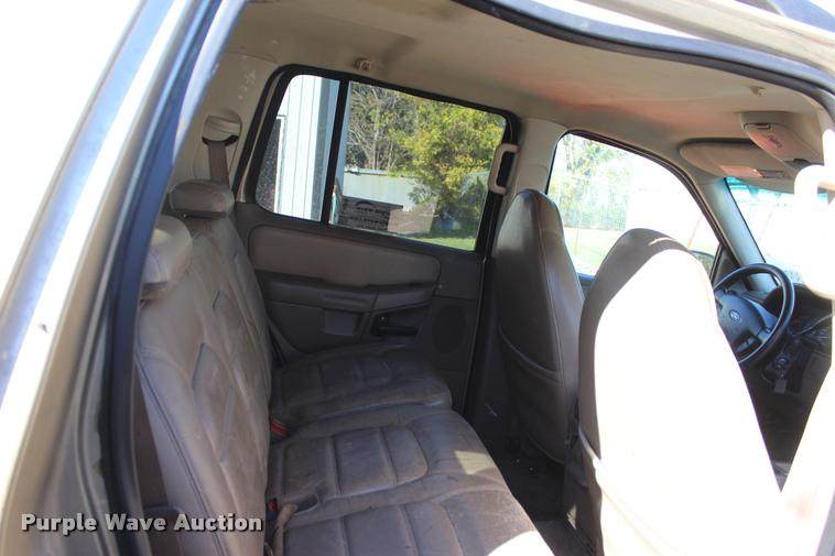 image for item L4908 2002 Ford Explorer XLT SUV