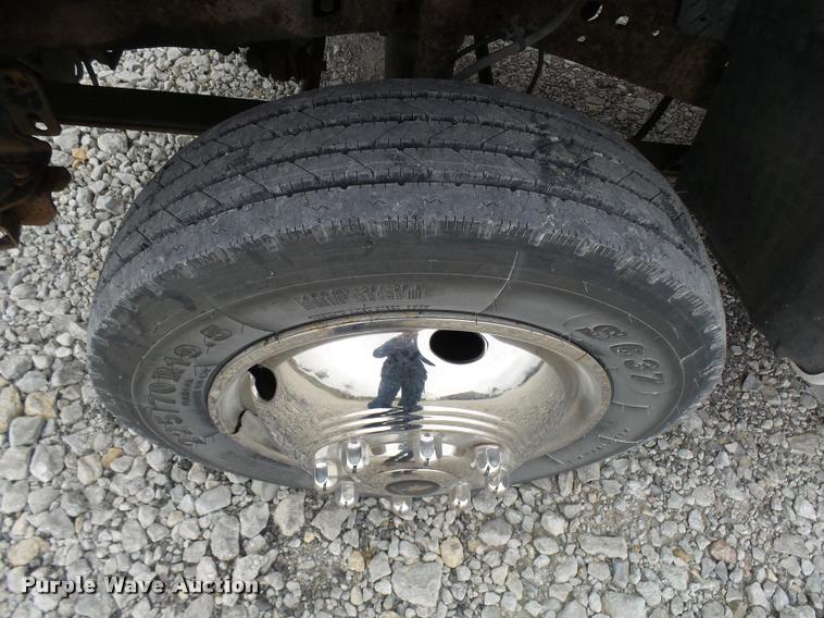 image for item L7172 2002 Ford F450 Super Duty XL utility truck