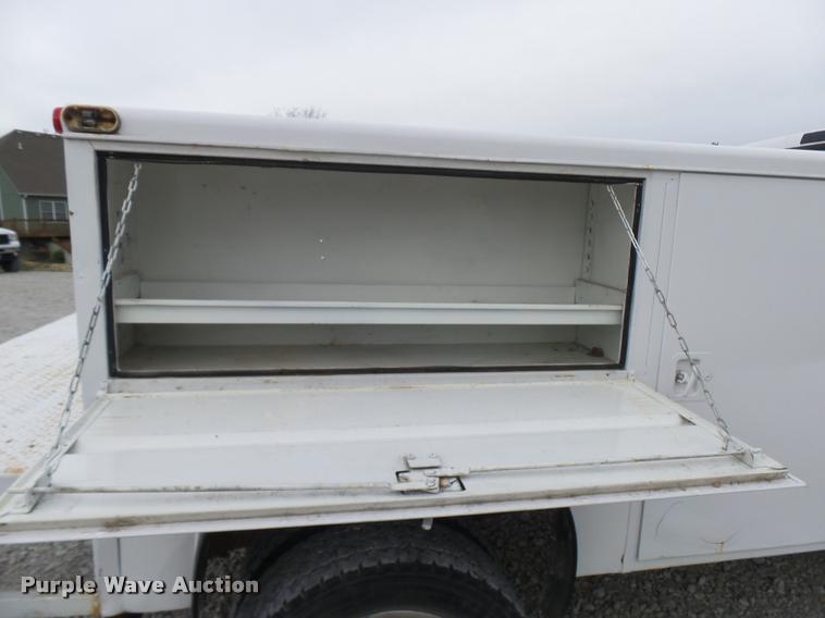 image for item L7172 2002 Ford F450 Super Duty XL utility truck