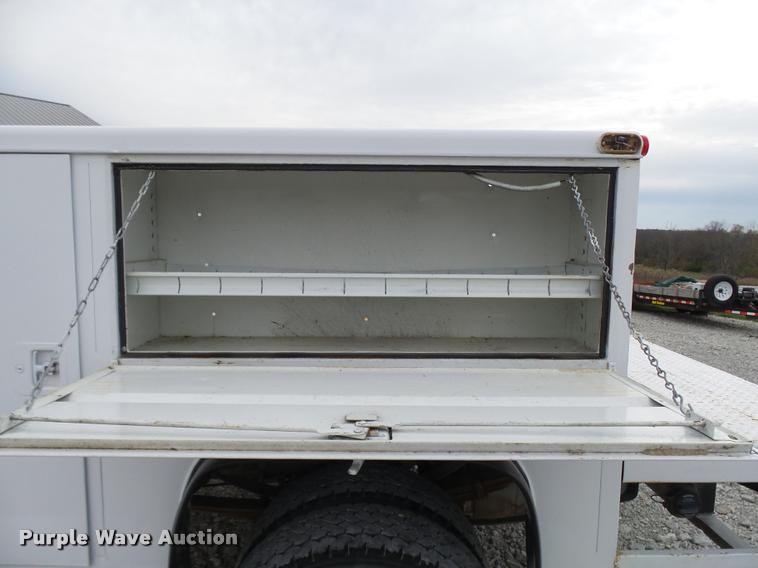 image for item L7172 2002 Ford F450 Super Duty XL utility truck