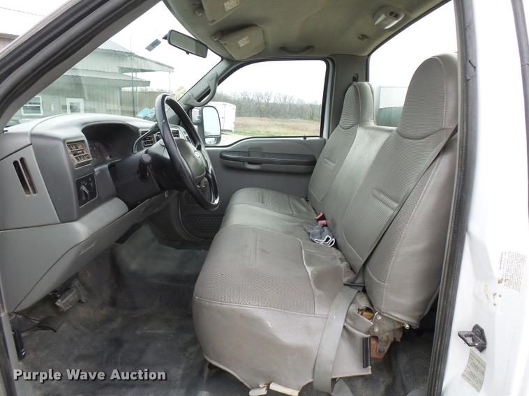 image for item L7172 2002 Ford F450 Super Duty XL utility truck