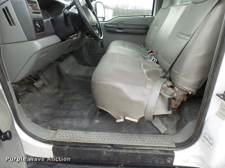 image for item L7172 2002 Ford F450 Super Duty XL utility truck