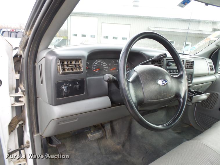 image for item L7172 2002 Ford F450 Super Duty XL utility truck