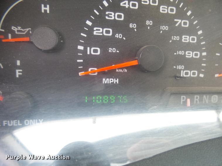 image for item L7172 2002 Ford F450 Super Duty XL utility truck