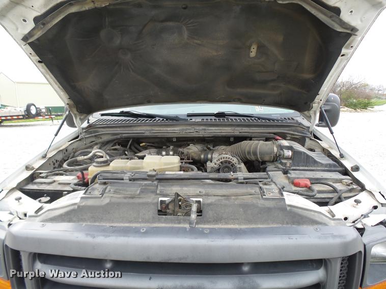 image for item L7172 2002 Ford F450 Super Duty XL utility truck