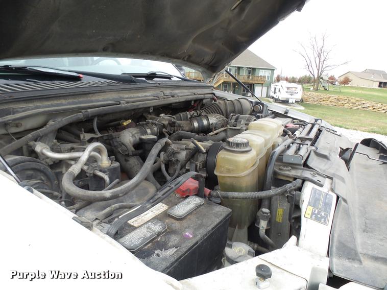image for item L7172 2002 Ford F450 Super Duty XL utility truck