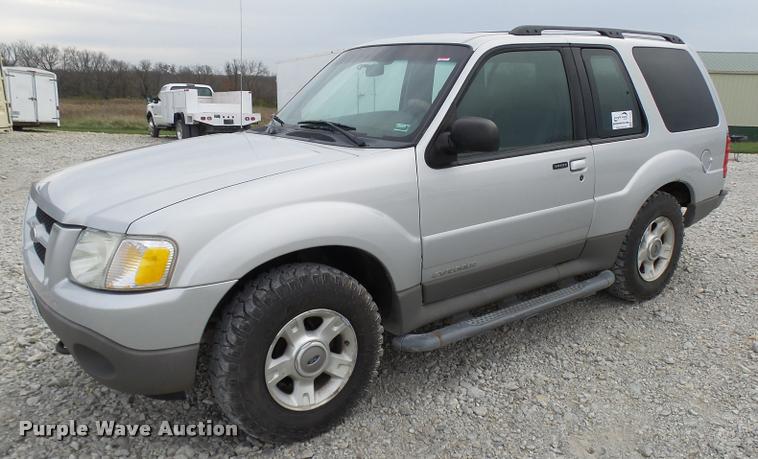 image for item L7173 2002 Ford Explorer SUV