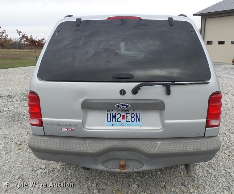 image for item L7173 2002 Ford Explorer SUV