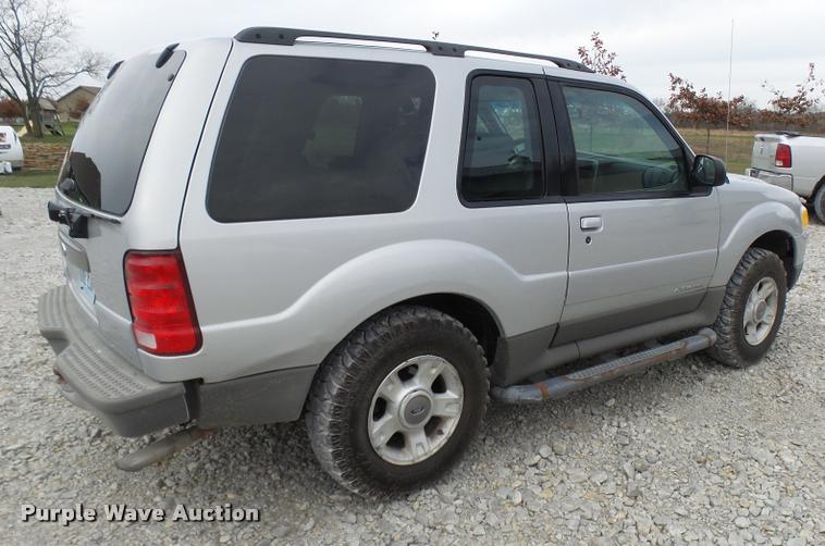 image for item L7173 2002 Ford Explorer SUV